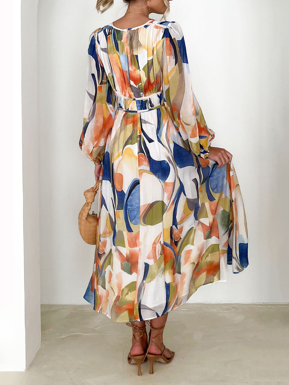 Buntes Maxikleid mit geometrischem Muster