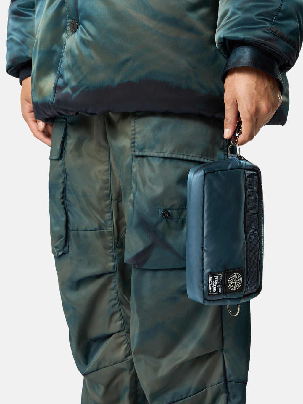 9200005 HAND CORROSION ON NYLON TWILL