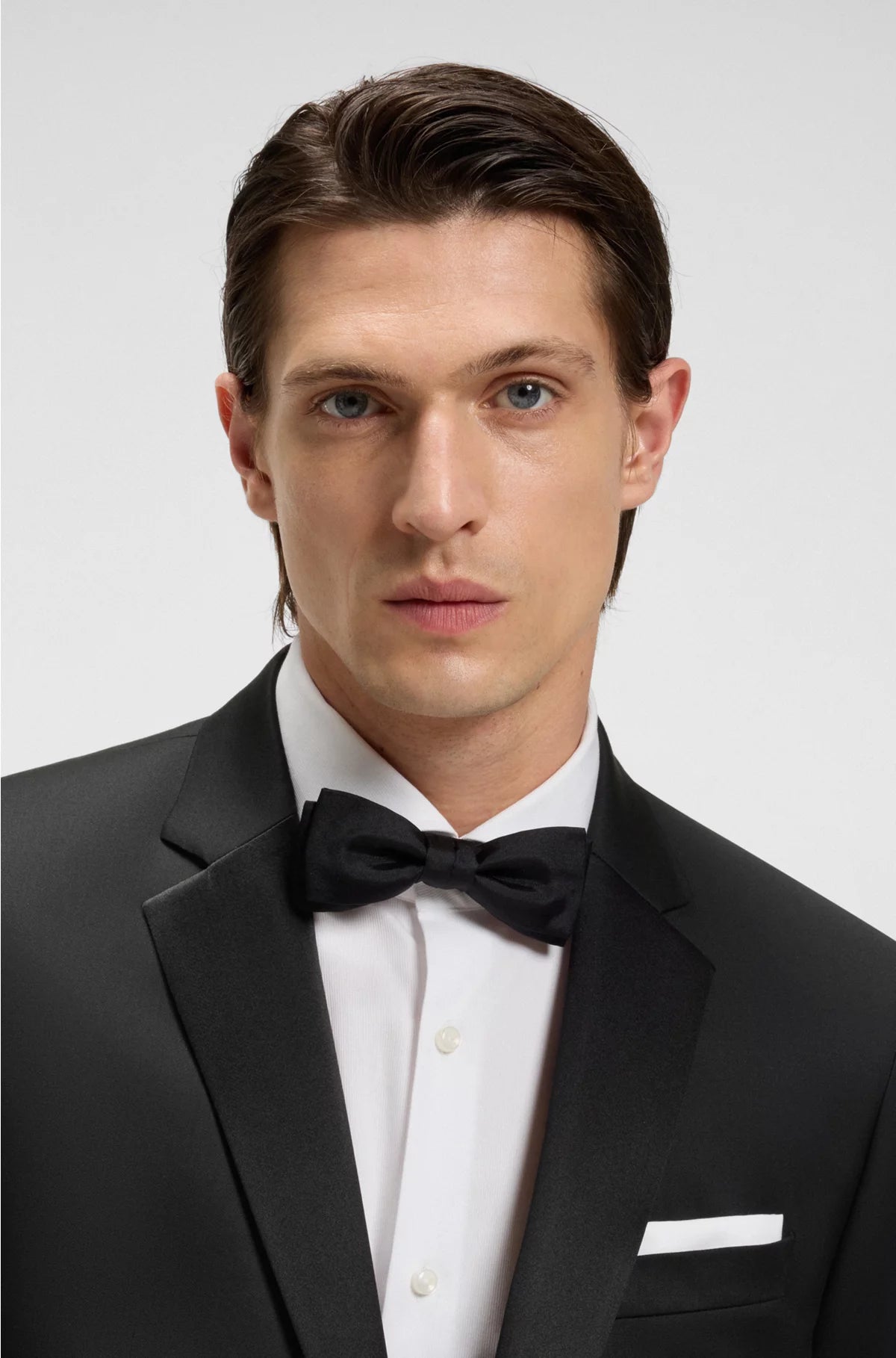 SLIM-FIT TUXEDO JACKET IN VIRGIN-WOOL SERGE